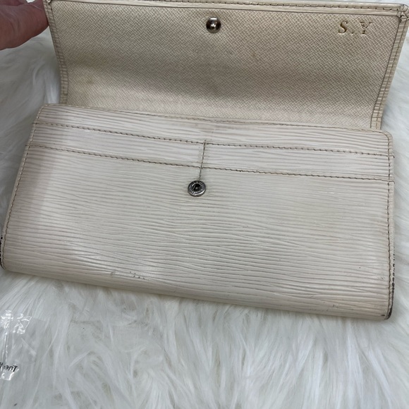 LV Epic Sarah Wallet. Rare White - Picture 6 of 6